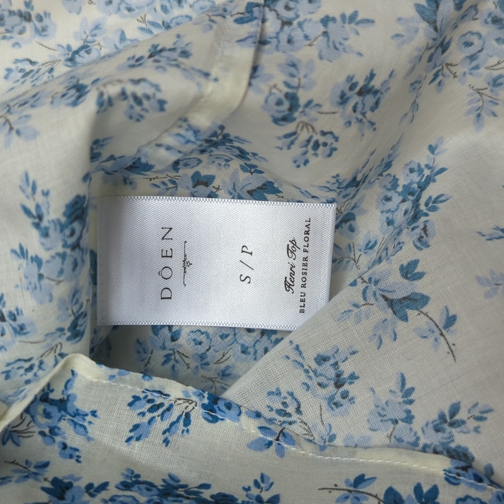 ๐ Doen Henri Floral Ruffle Blouse IN BLEU ROSIER FLORAL Small - Picture 6 of 7